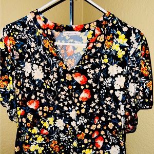 Women’s short sleeve blouse.